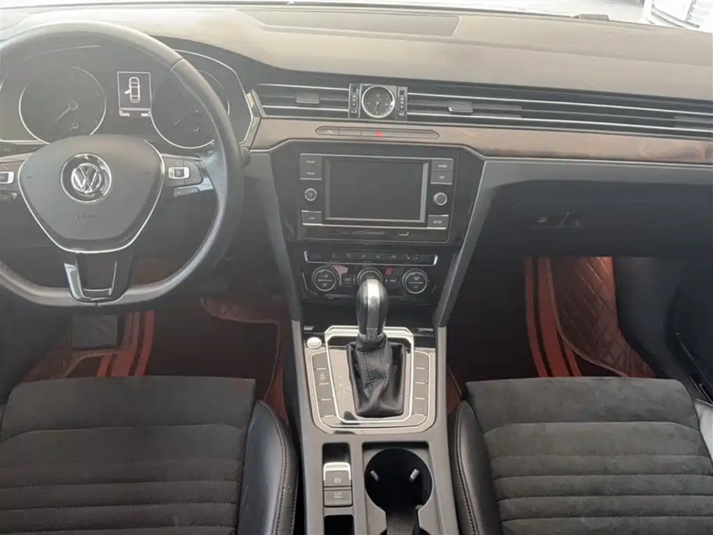 Volkswagen Magotan 2018 330TSI DSG Luxury фото 23