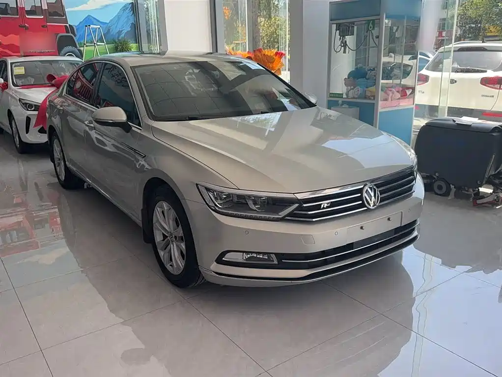 Volkswagen Magotan 2018 330TSI DSG Luxury фото 6
