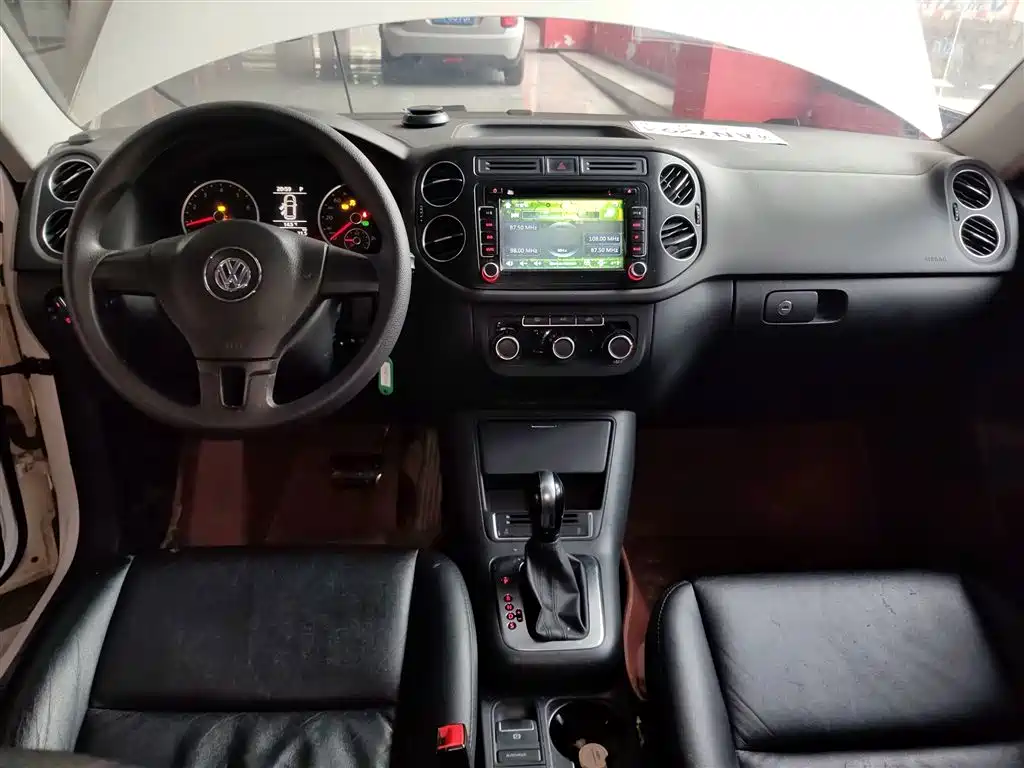 Volkswagen Tiguan 2015 1.8TSI Automatic 2WD Trendline фото 10