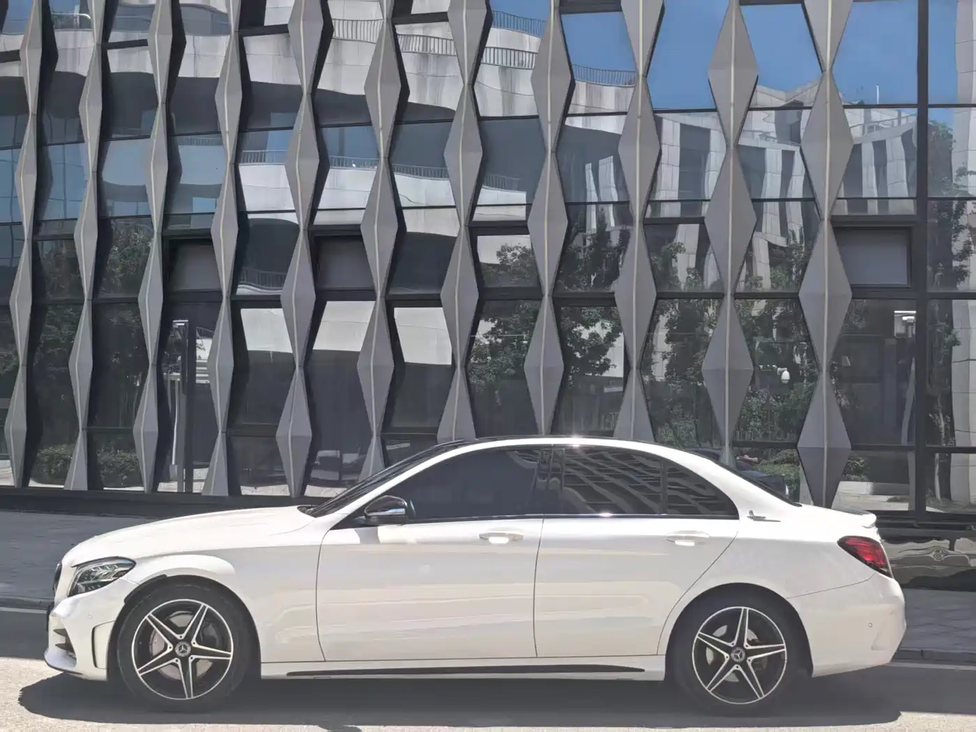 Mercedes-Benz C-Class 2020 Facelift C 260 Sport Version фото 3
