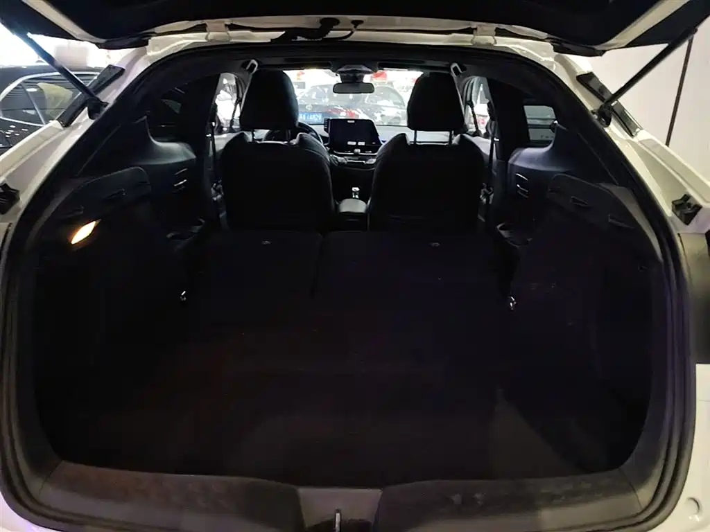 Toyota C-HR 2018 Model 2.0L Luxury Sunroof Version China V фото 19