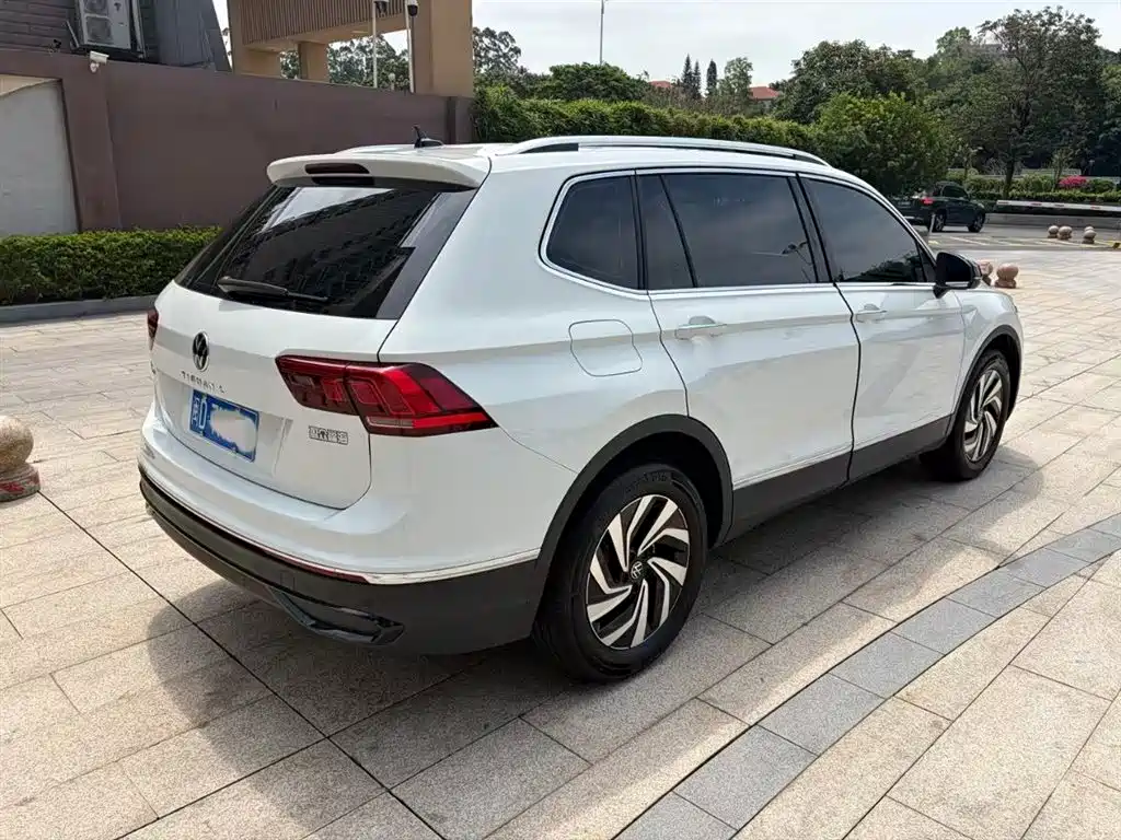 Volkswagen Tiguan L 2025 Model 300TSI Auto 2WD Dragon Edition фото 9