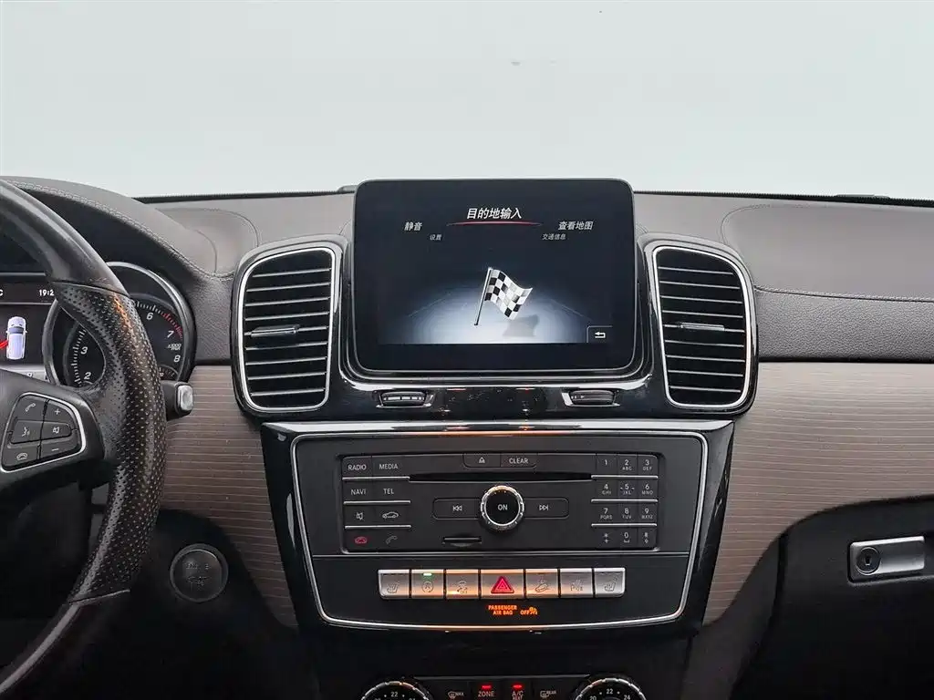 Mercedes-Benz GLE 2018 GLE 320 4MATIC Dynamic Ultimate Edition фото 19