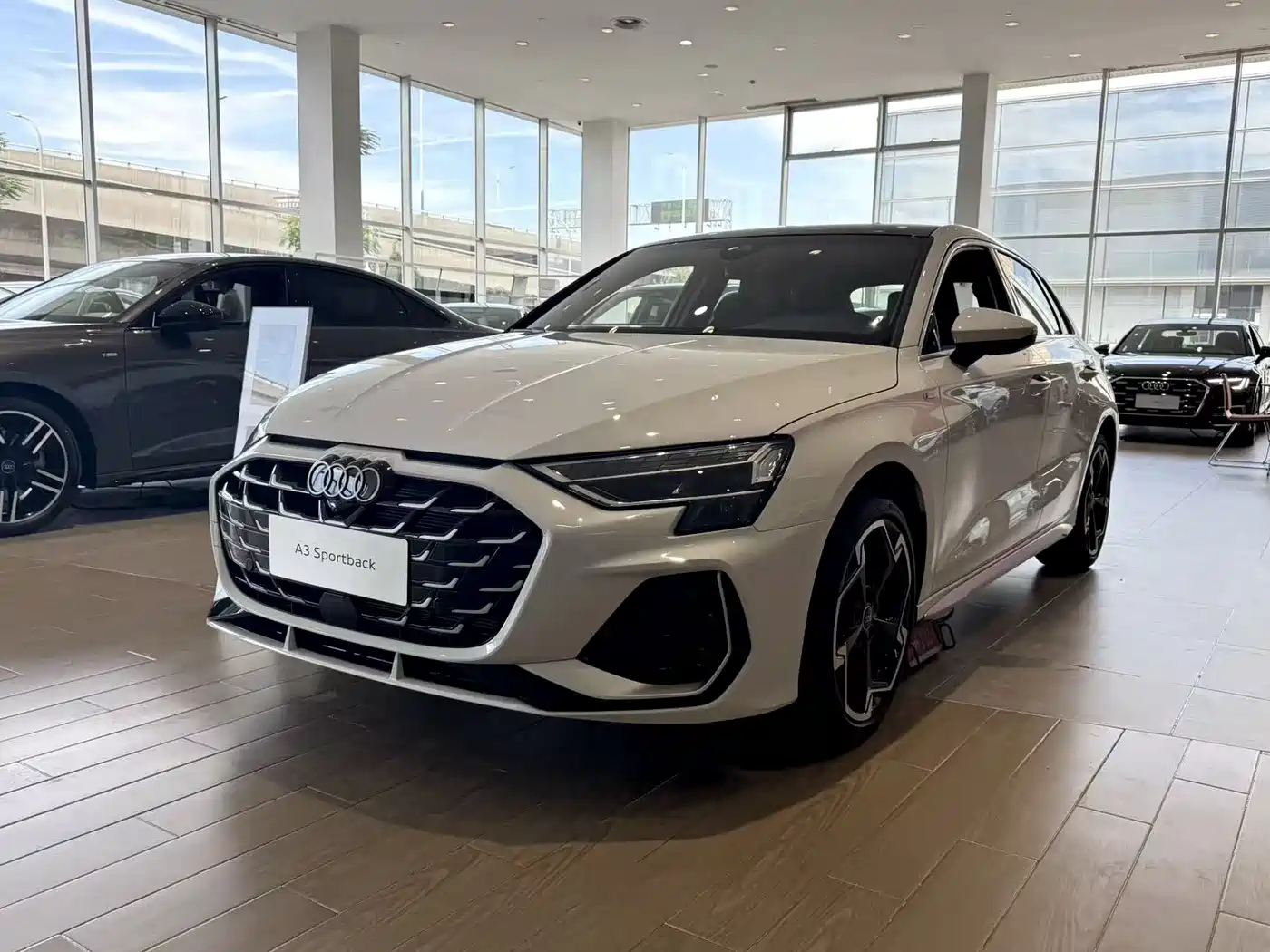 Audi A3 2025 Facelift Sportback 35TFSI Flying Spur Premium