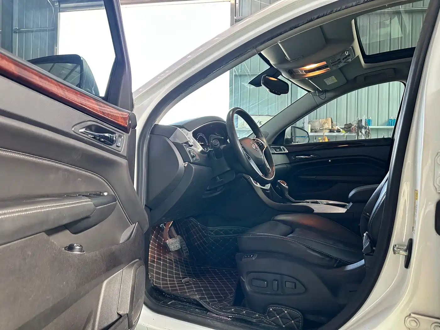 Cadillac SRX 2015 3.0L Elite фото 4