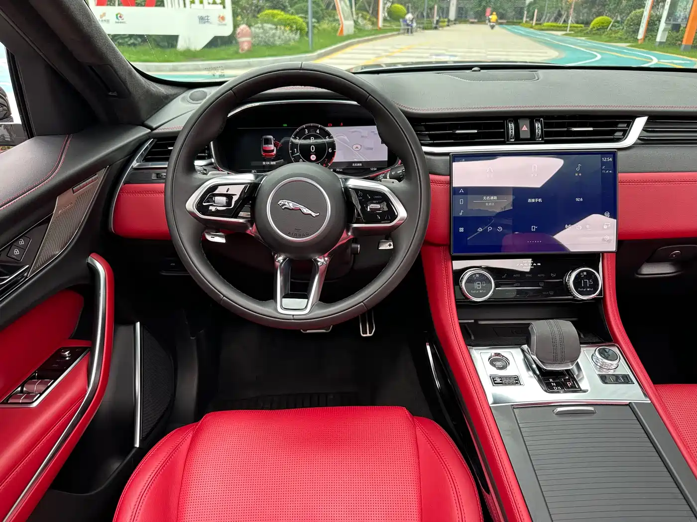 Jaguar F-PACE 2024 P250 R-Dynamic HSE фото 40