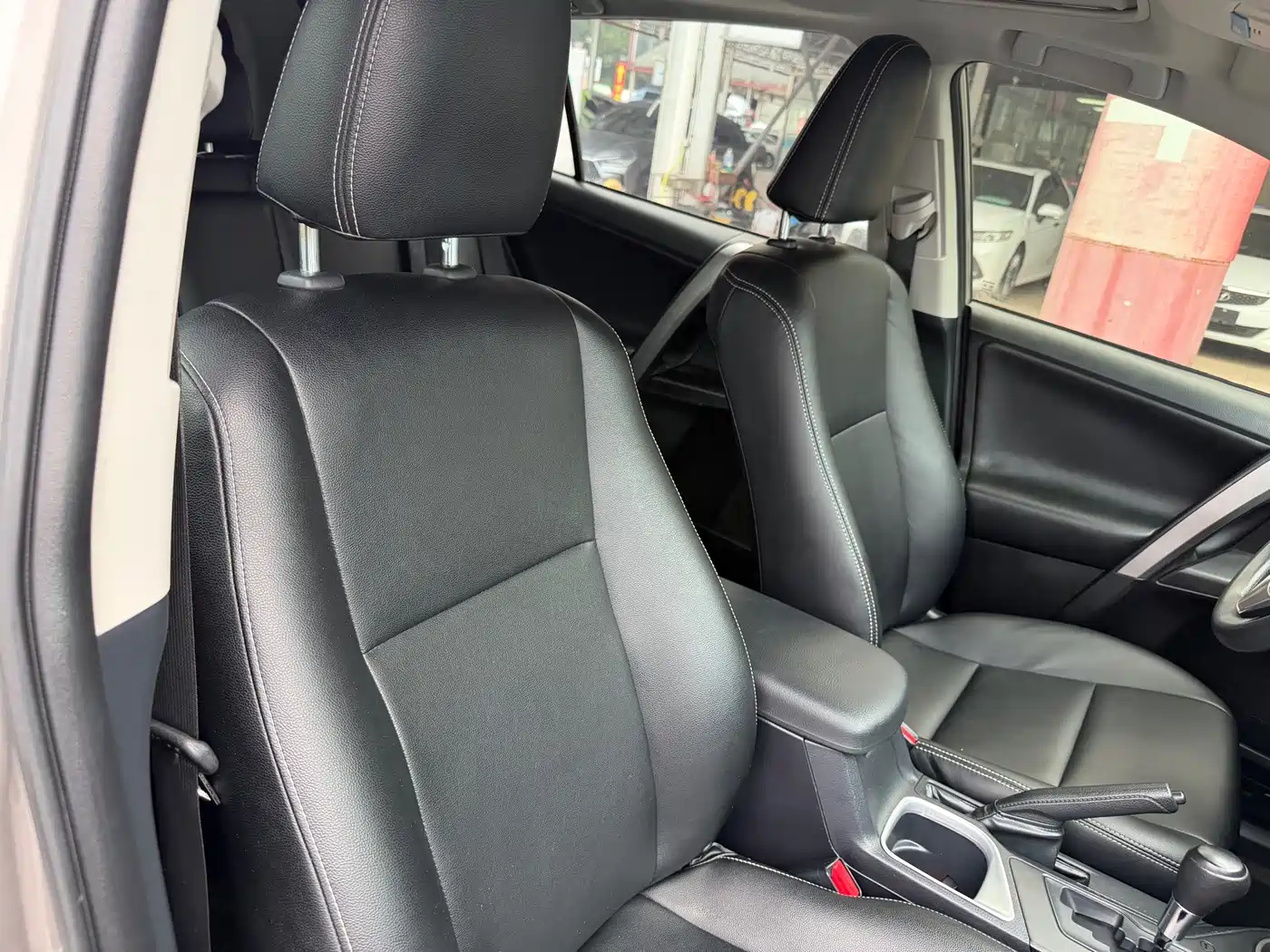 Toyota RAV4 Rongfang 2018 2.0L CVT 2WD Trend X Edition фото 16