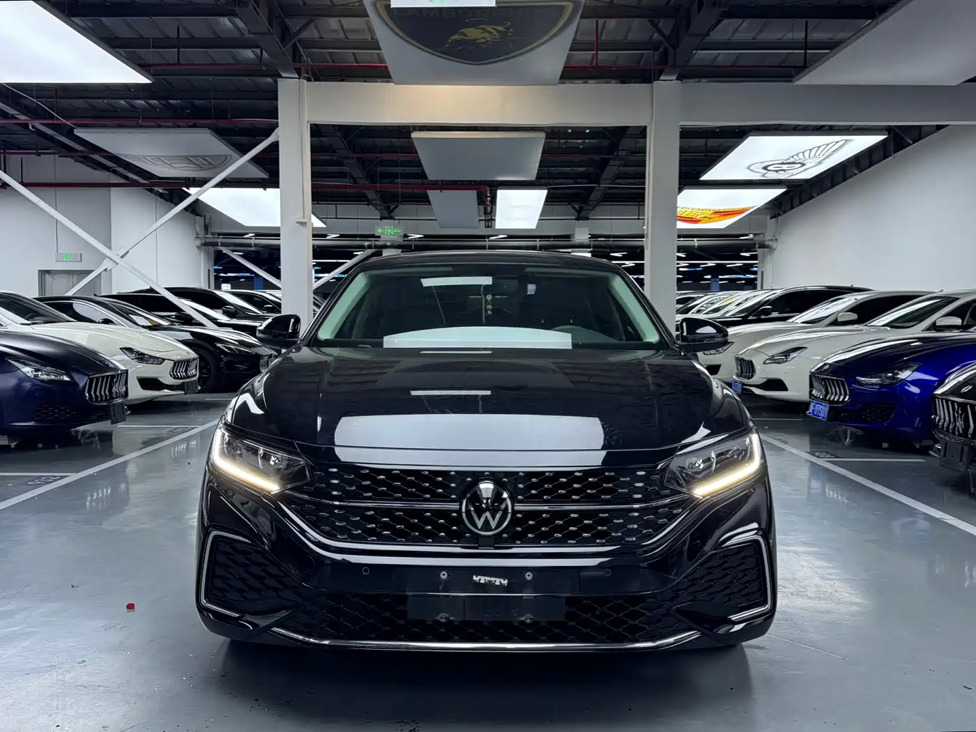 Volkswagen Passat 2024 380TSI Starlight Dragon Soaring Edition фото 2