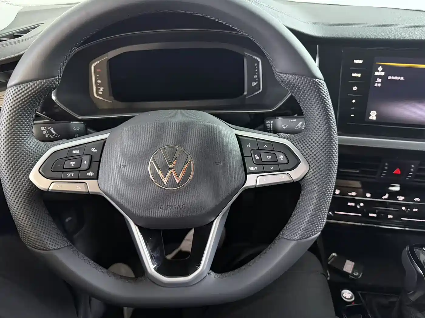 Volkswagen Passat 2024 380TSI Starlight Dragon Soaring Edition фото 6