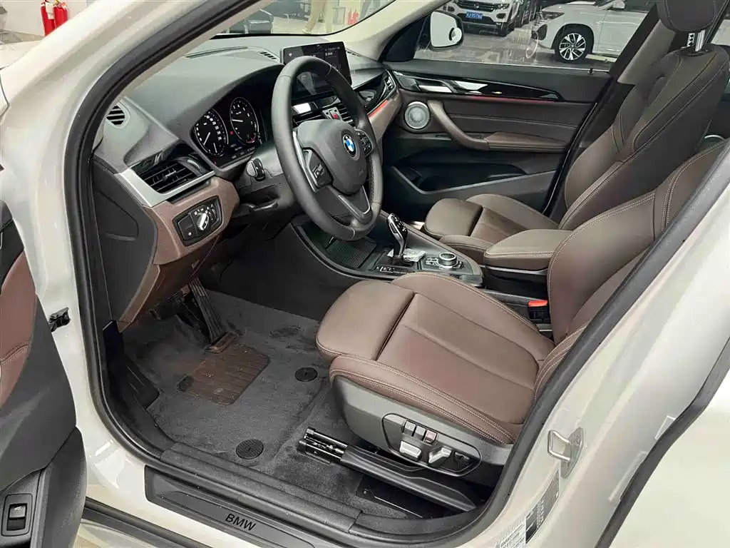 BMW X1 2022 sDrive20Li Fashion фото 11