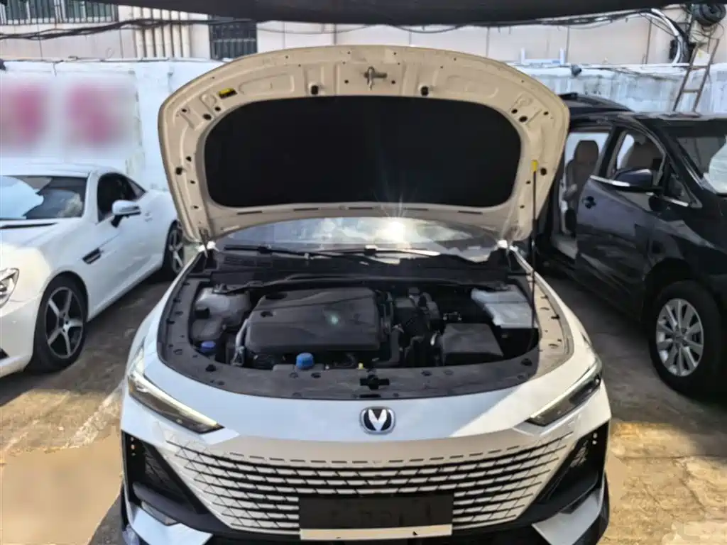 CHANGAN UNI-V