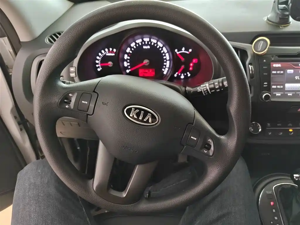Kia Sportage 2014 2.0L Automatic 2WD GL Edition фото 11