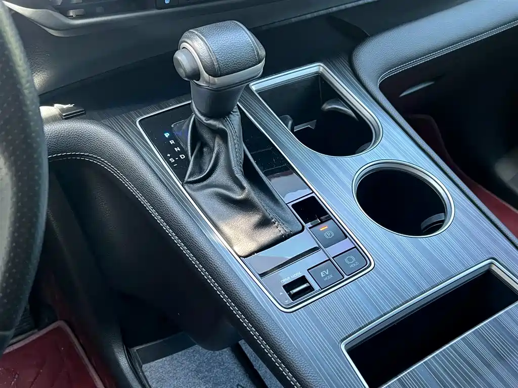 Toyota Sienna 2021 2.5L Hybrid Premium Edition фото 8