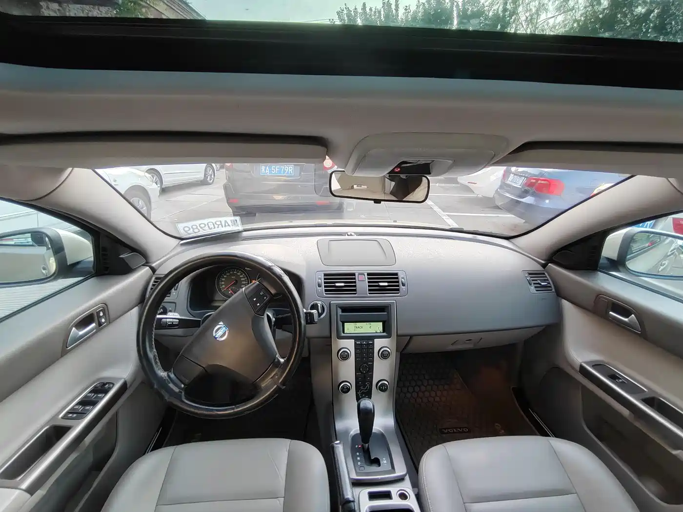 Фото 8 - Volvo S40