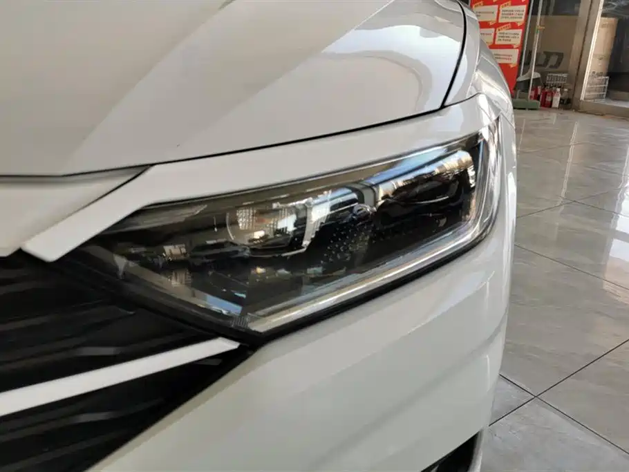 Volkswagen Sagitar 2022 280TSI DSG Surpassing Edition фото 5