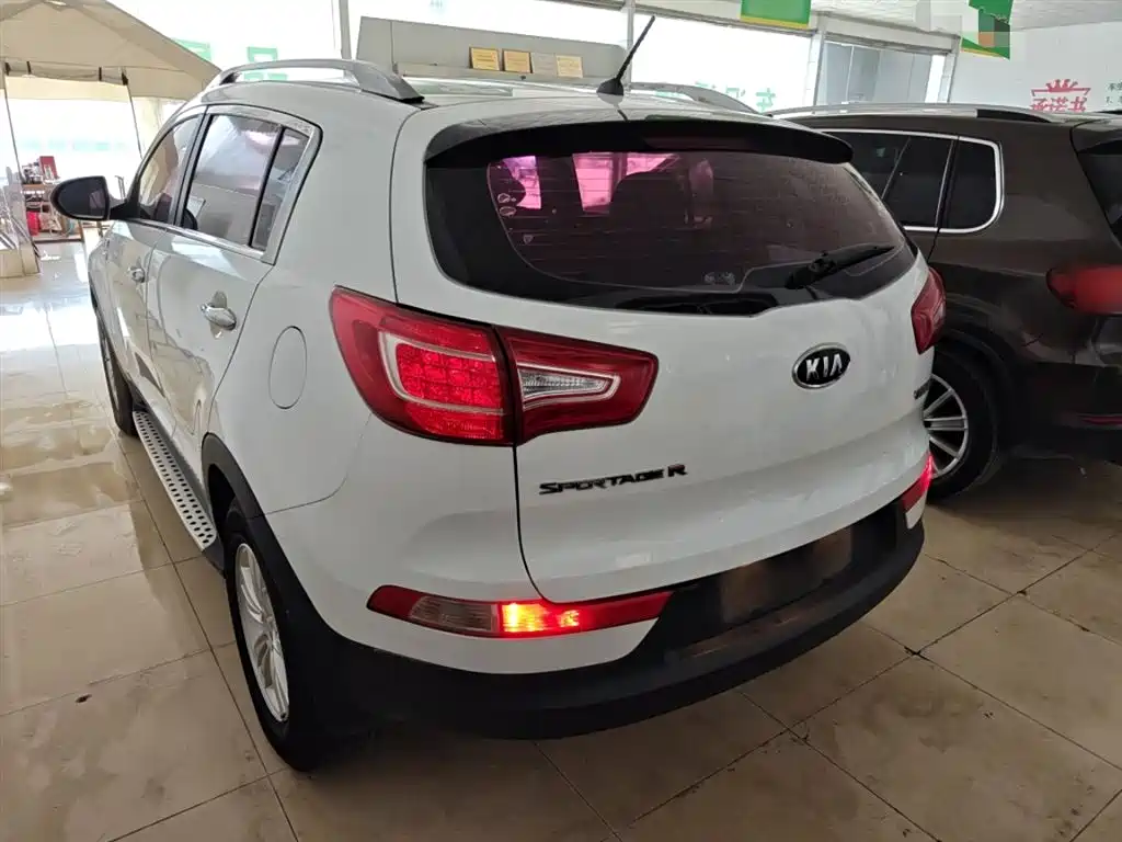 Kia Sportage 2014 2.0L Automatic 2WD GL Edition фото 5
