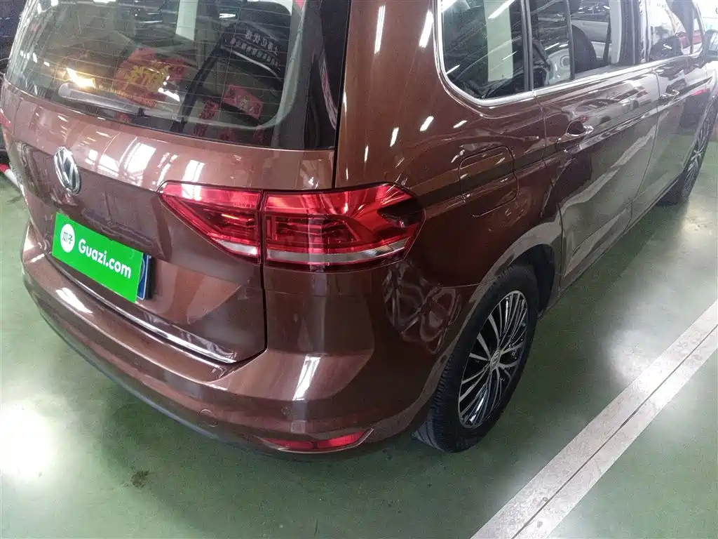 Volkswagen Touran 2016 Touran L 330TSI DSG Luxury фото 8