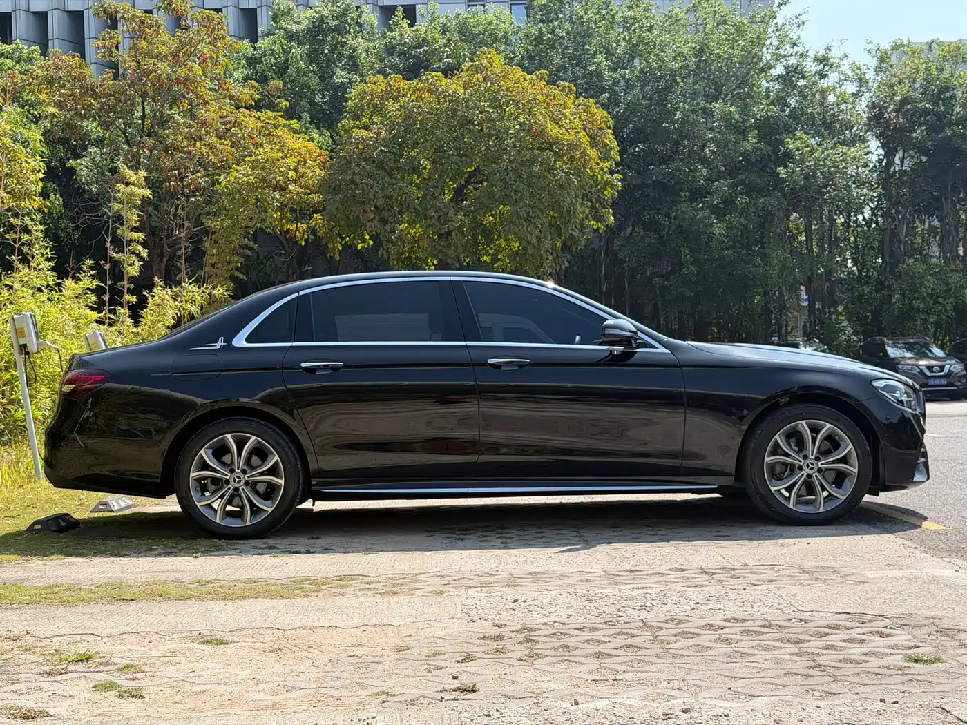Mercedes-Benz E-Class 2022 Facelift E 300 L Sport Fashion Style фото 3