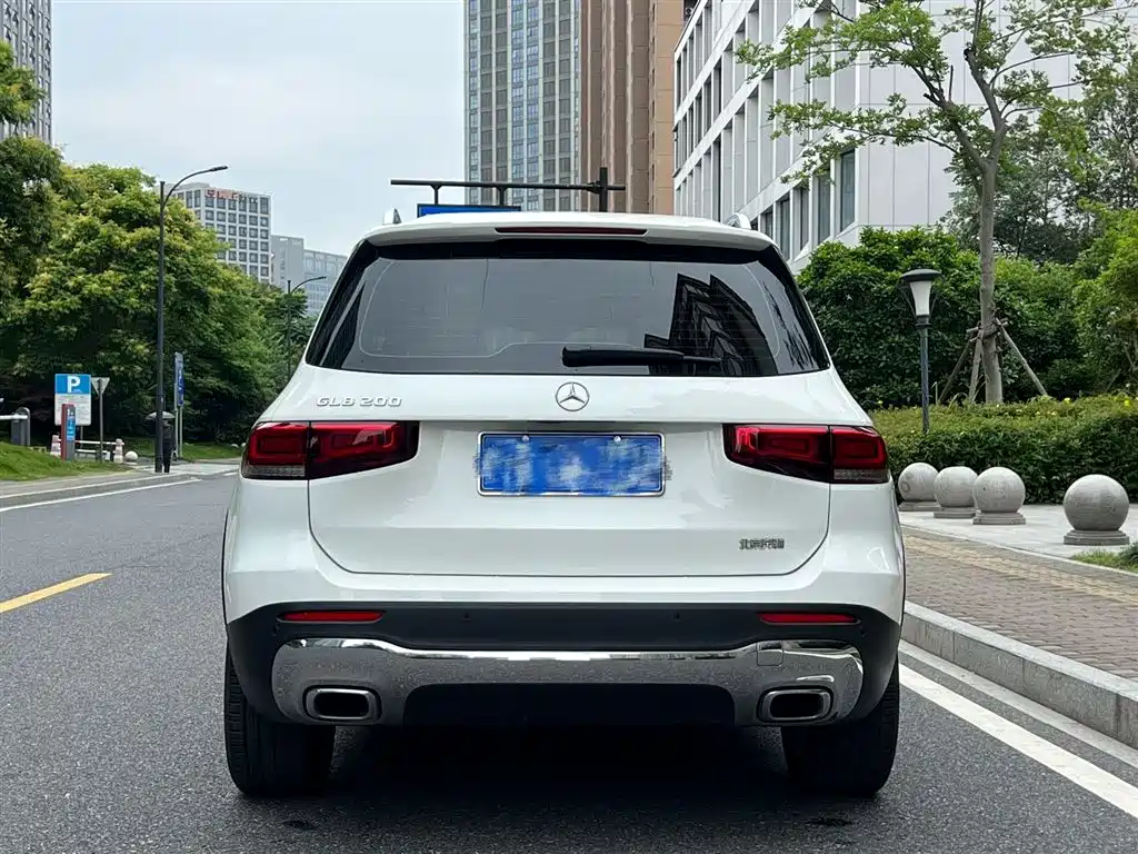 MERCEDES-BENZ GLB
