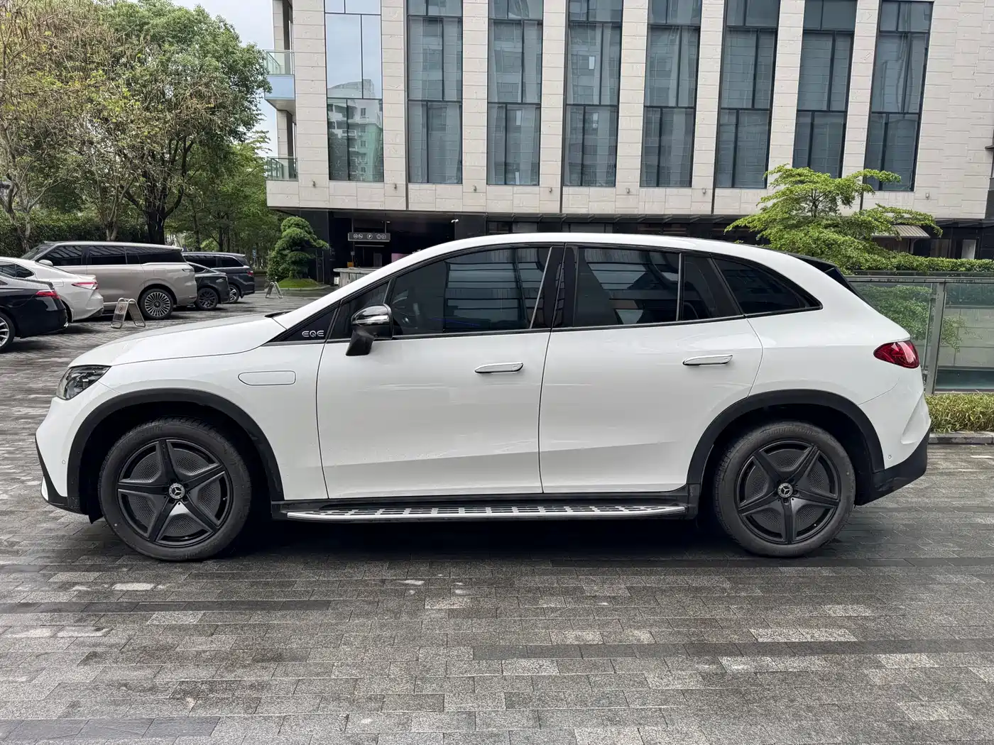 Mercedes-Benz EQE SUV 2023 500 4MATIC Special Edition фото 8