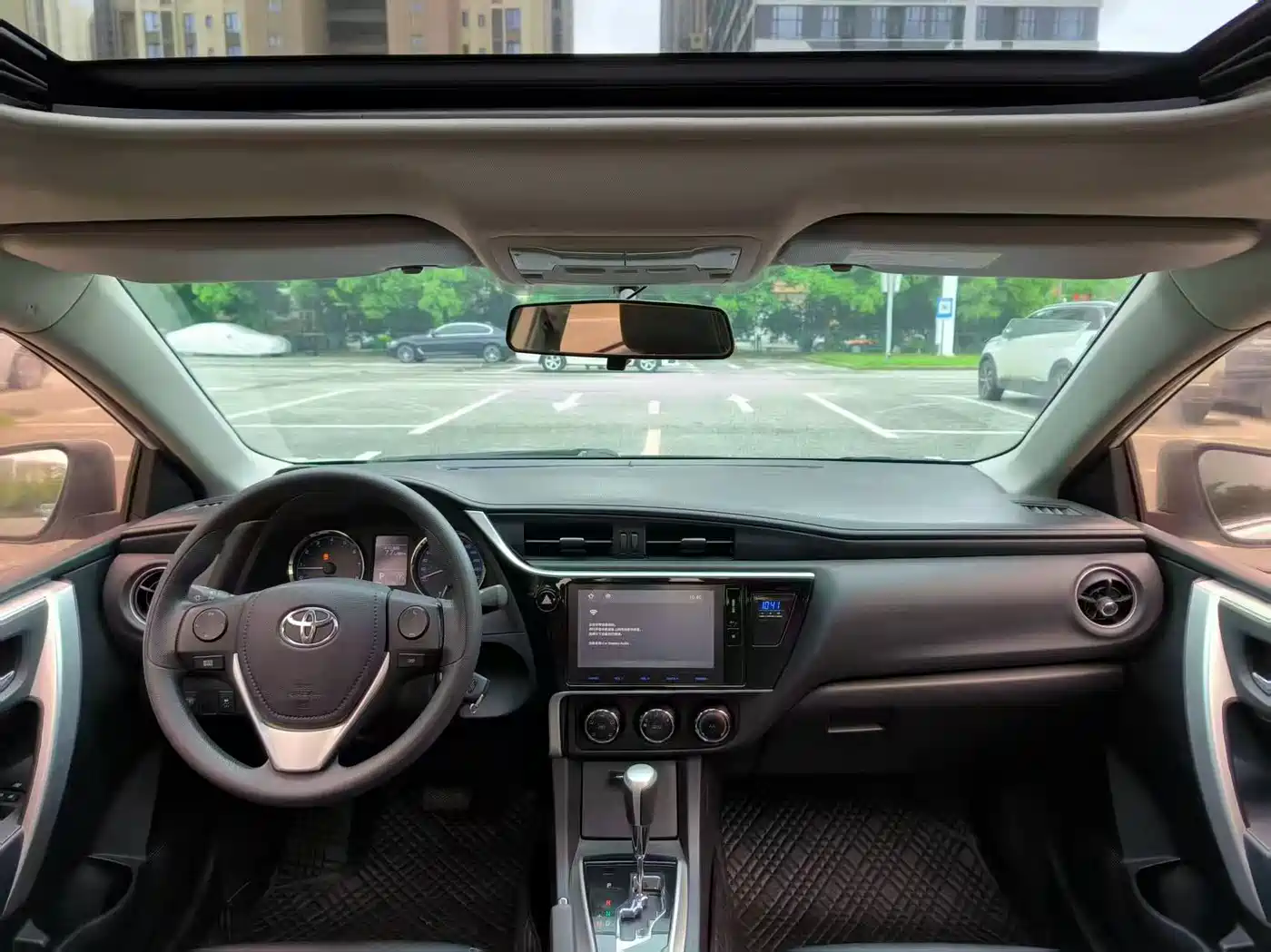 Toyota Corolla 2017 Facelift 1.2T S-CVT GL фото 6