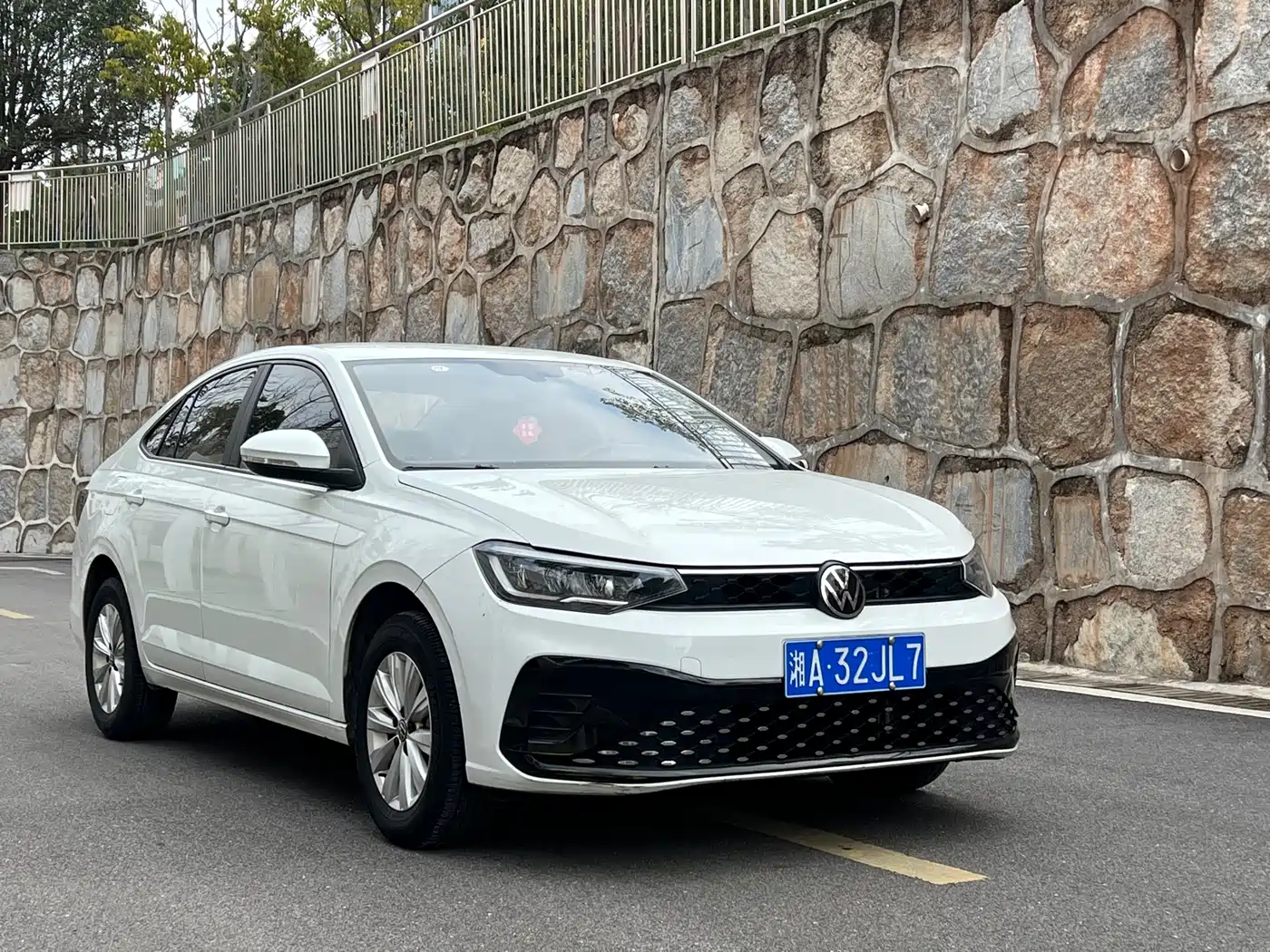 Volkswagen Lavida 2023 New Sharp 1.5L Auto Premium Edition фото 3