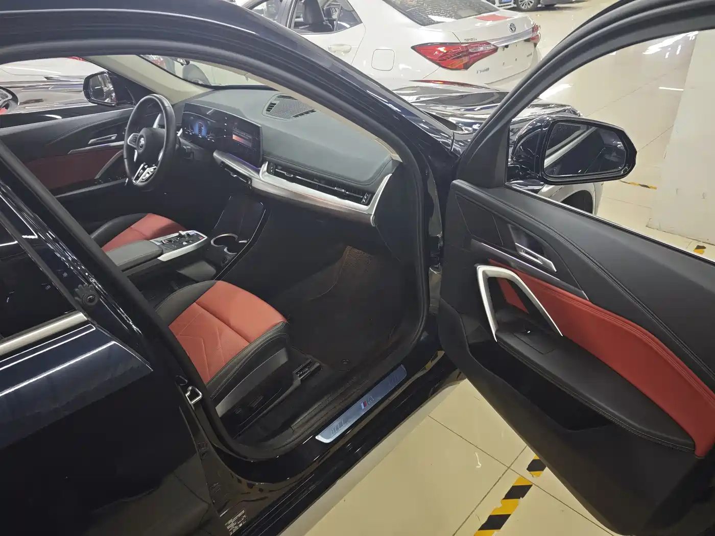 BMW iX1 2023 eDrive25L M Sport Package фото 16