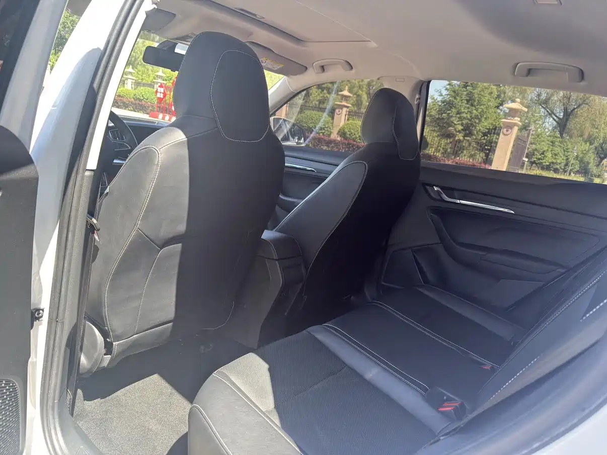 Škoda Kamiq 2022 1.5L Automatic Comfort Edition фото 8