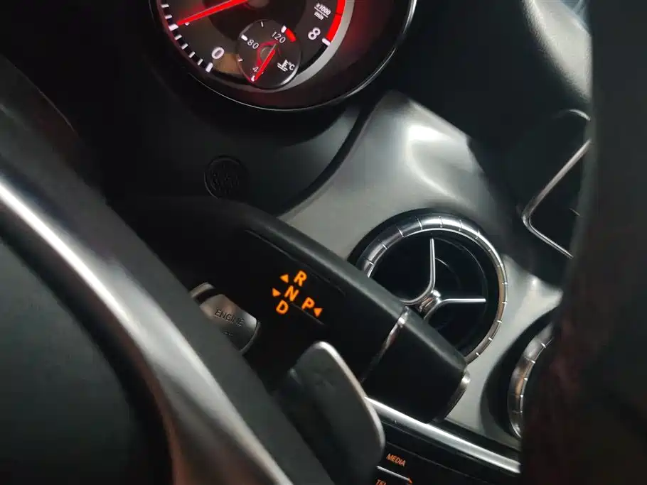 Mercedes-Benz CLA (Import) 2016 Facelift CLA 220 4MATIC фото 16
