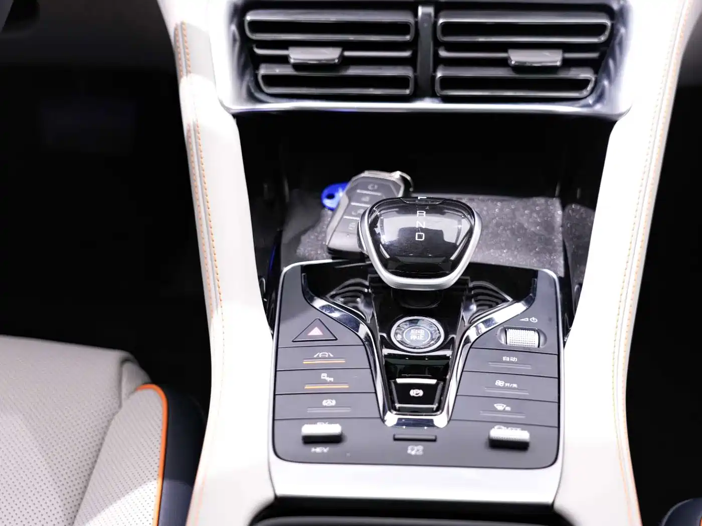 BYD Song PLUS PHEV 2021 DM-i 51KM Honor фото 19
