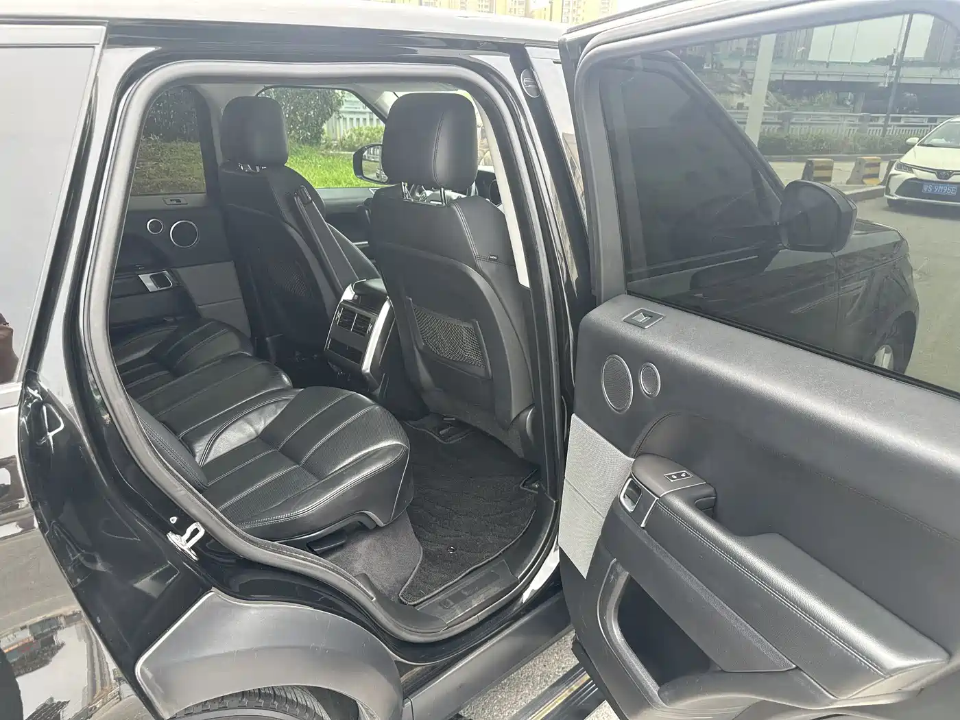 Land Rover Range Rover Sport 2017 3.0 SC V6 SE фото 16