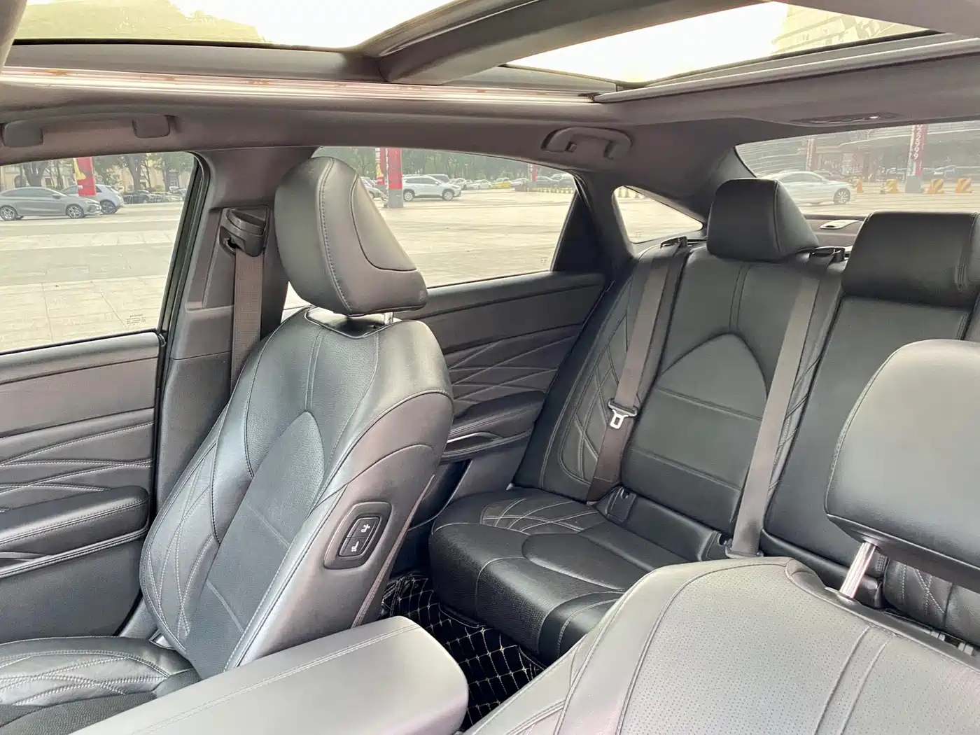 Toyota Avalon 2019 2.5L Touring Premium (China V) фото 8
