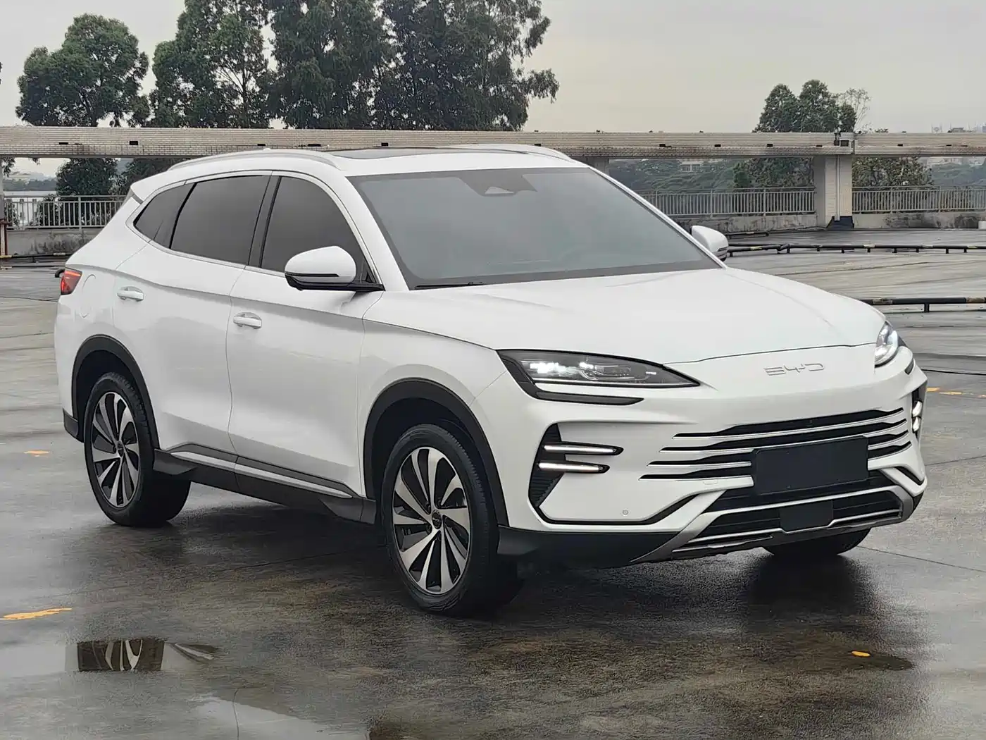 BYD Song PLUS PHEV 2024 Glory Edition DM-i 150km Flagship PLUS фото 4
