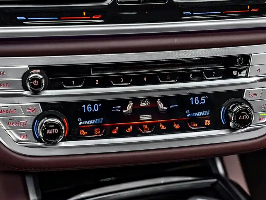 BMW 7 Series 2019 750Li xDrive V8 M Sport Package фото 42