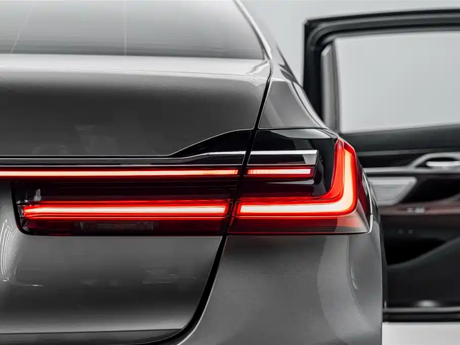 BMW 7 Series 2019 750Li xDrive V8 M Sport Package фото 53