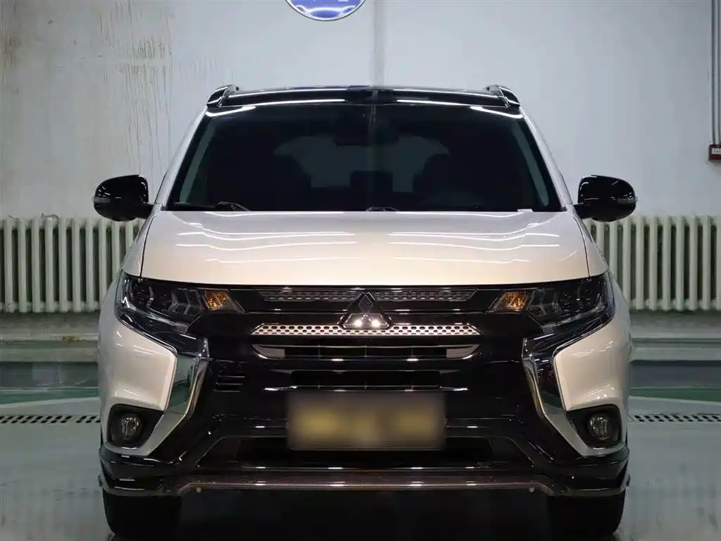 Mitsubishi Outlander 2021 2.4L 4WD Yaodong Edition 5-seater фото 6