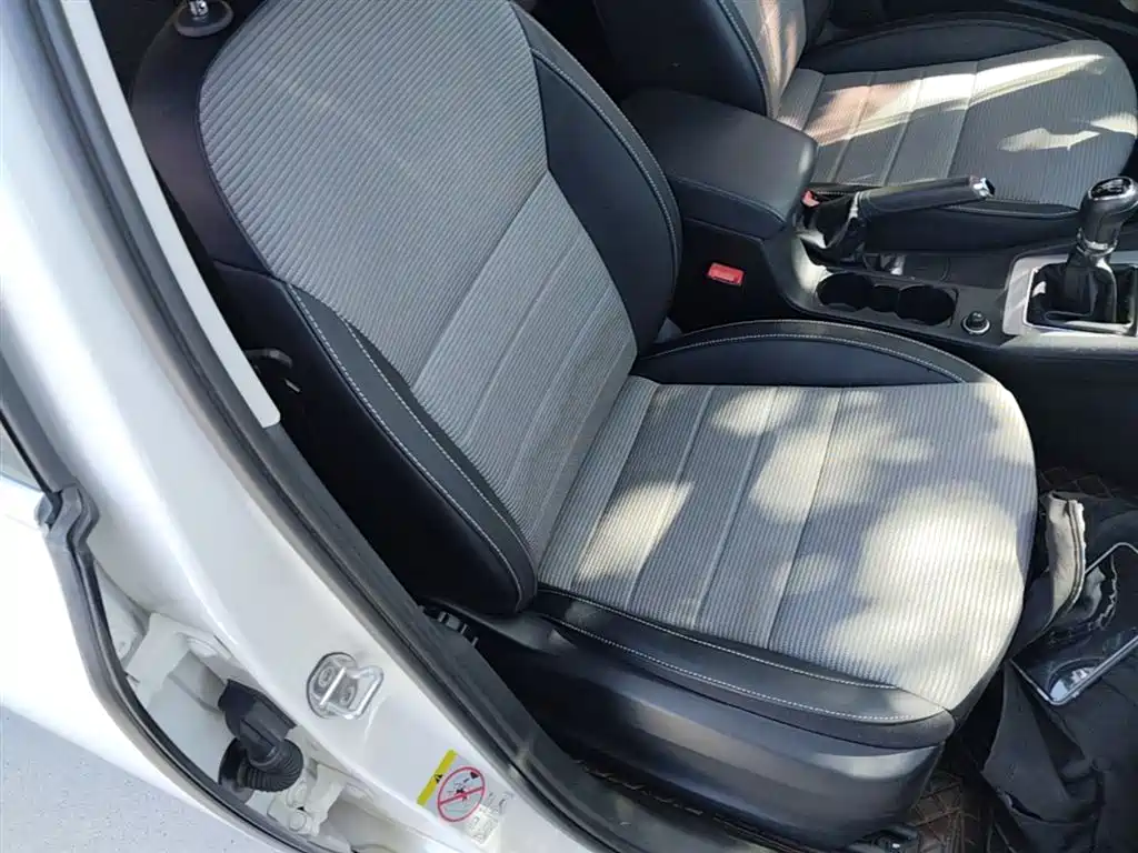 Škoda Octavia 2017 1.6L Manual ChuangXing фото 25