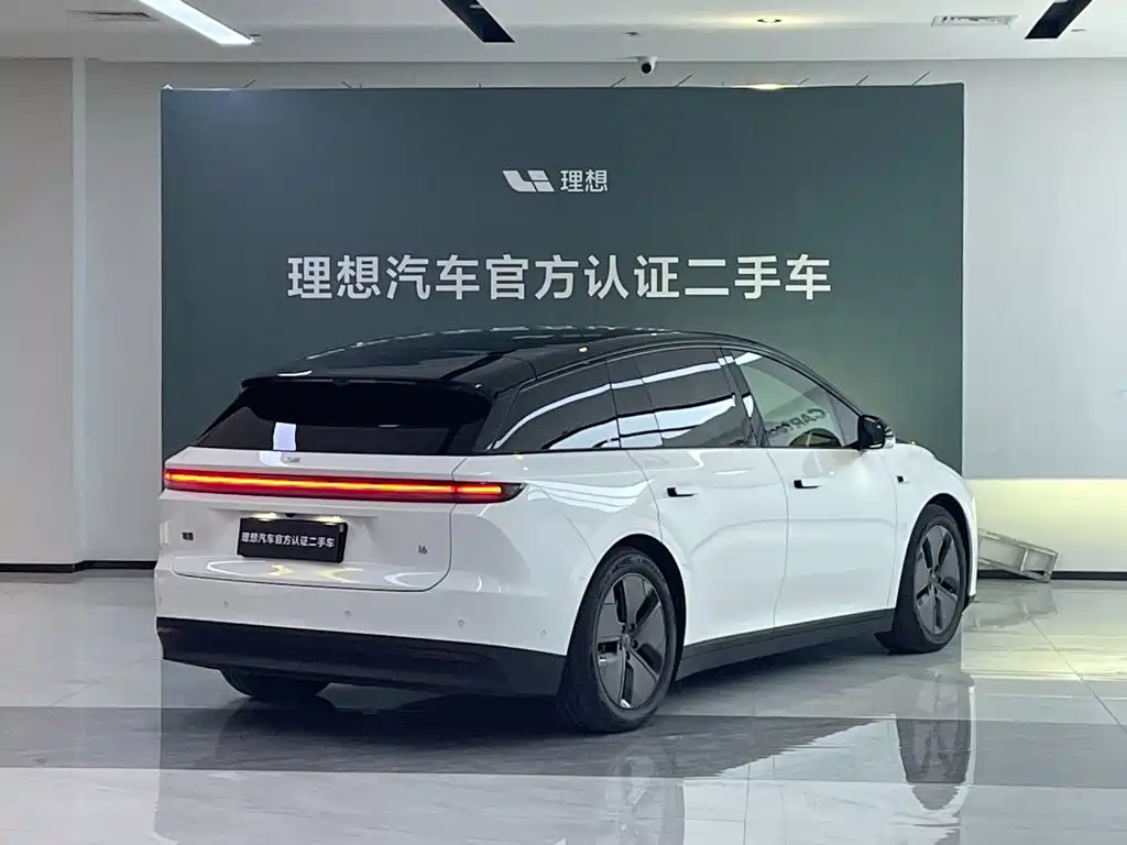 Фото 4 - Li Auto i6
