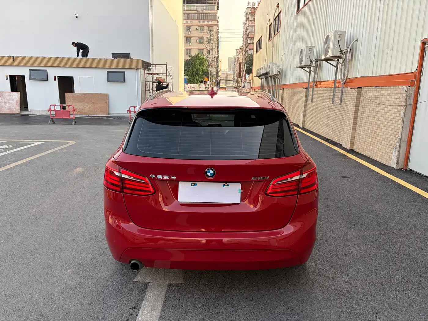 BMW 2 Series Touring 2016 218i Leading фото 8