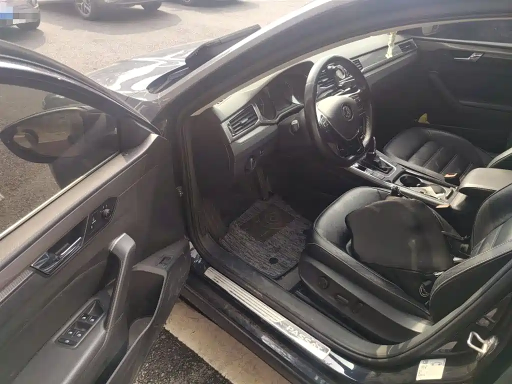 Volkswagen Passat 2017 330TSI DSG Prestige фото 14