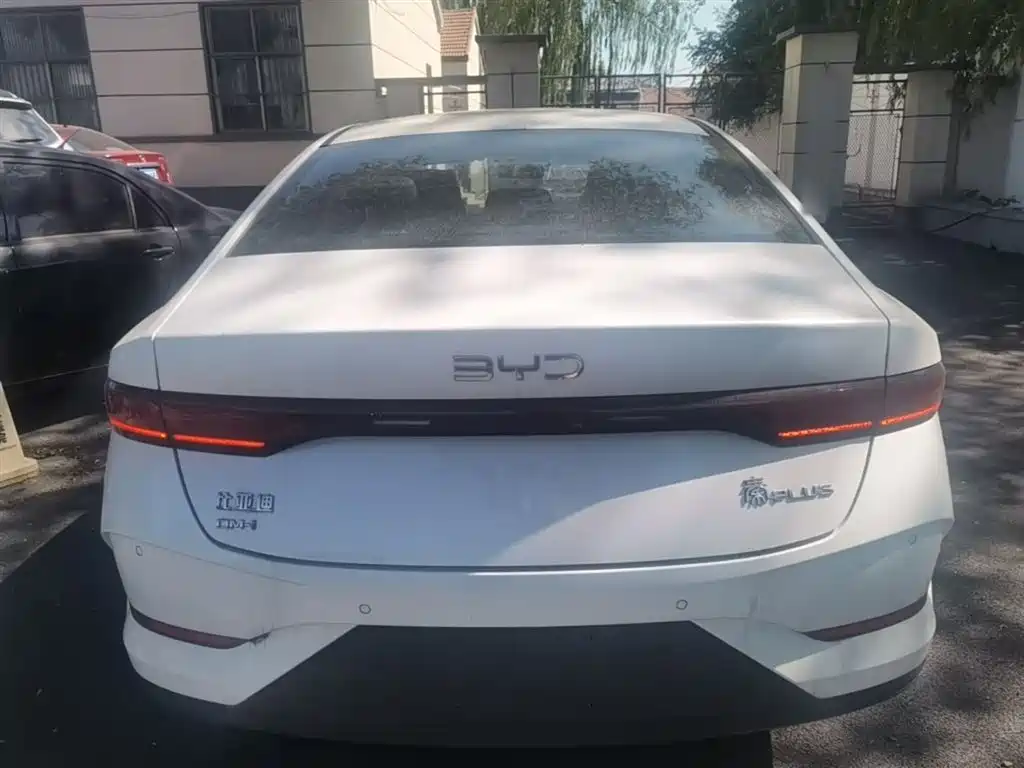BYD Qin PLUS 2026 DM-i Smart Edition 128KM Progressive фото 6