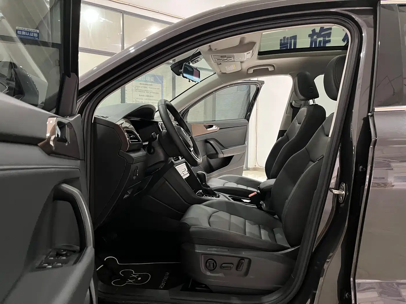 Volkswagen Tharu, миниатюра 8