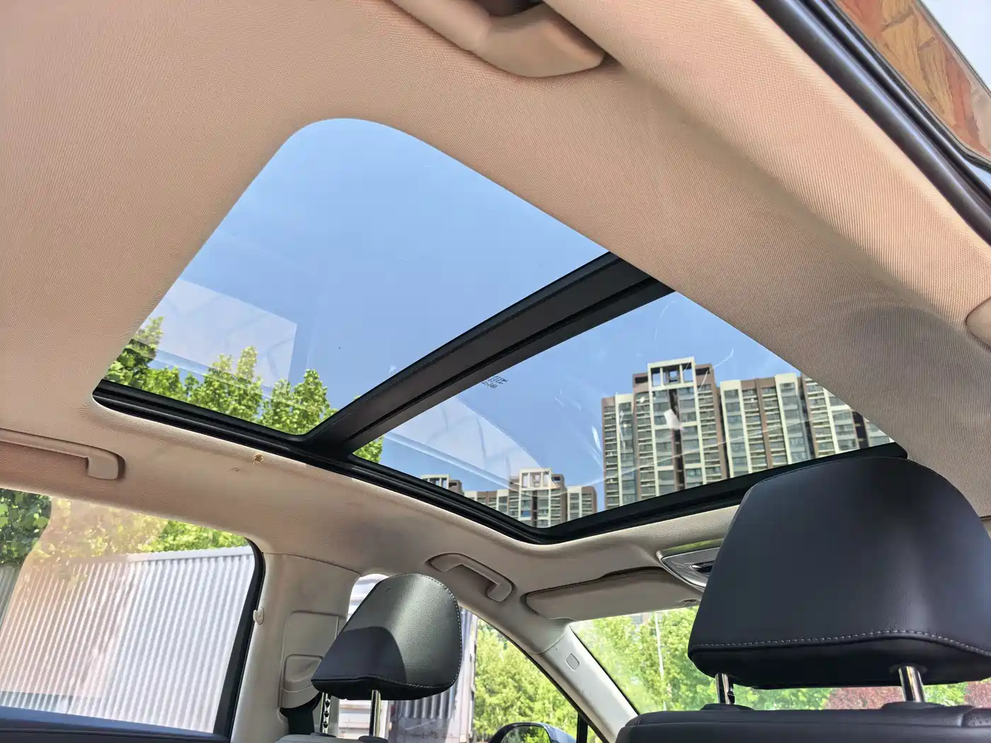 Hongqi H5 2024 1.5T DCT Smart Connect Flag Rhythm Edition фото 22