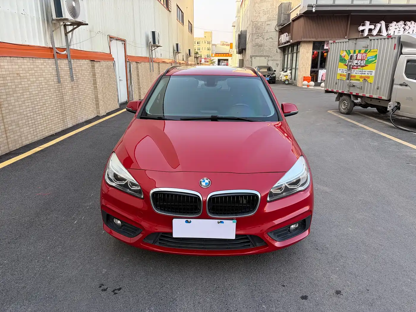 BMW 2 Series Touring 2016 218i Leading фото 2