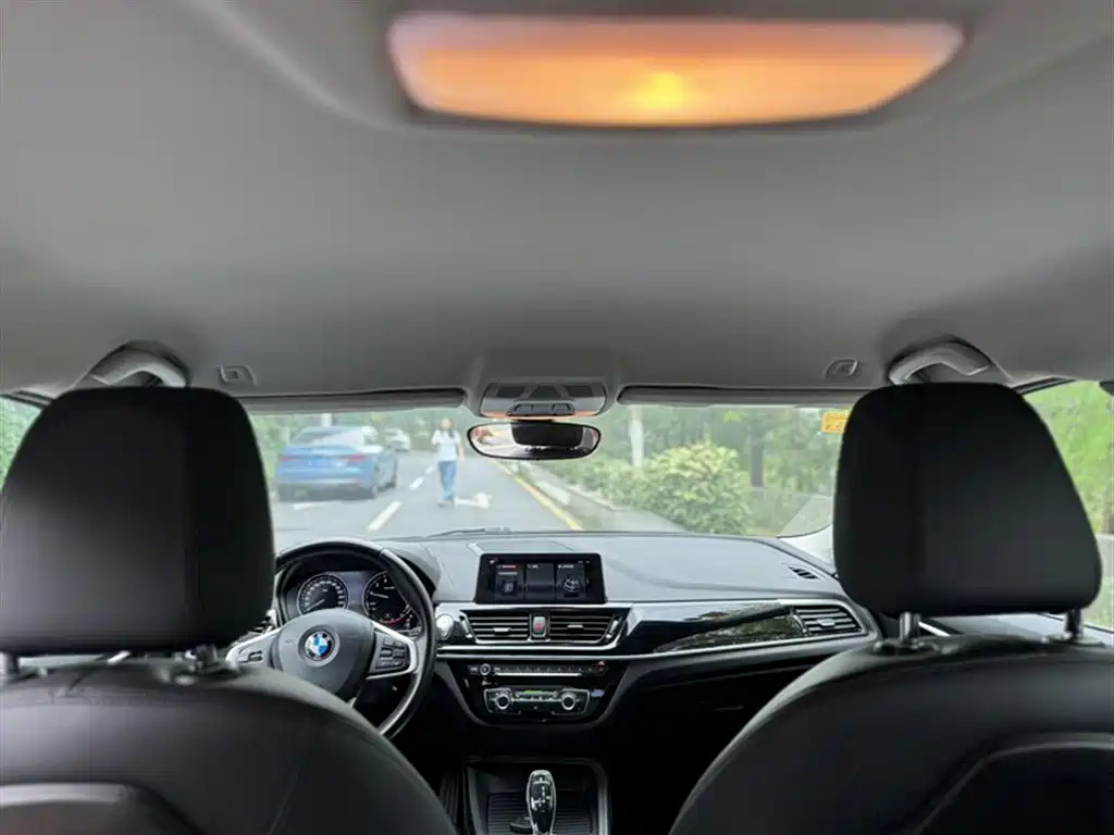 BMW 1 Series 2021 120i M Sport фото 9