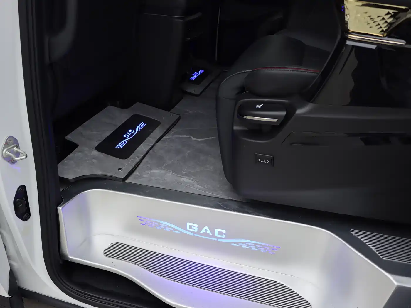 GAC Trumpchi Trumpchi M8 2024 Patriarch Series 400T Ultimate Edition фото 18