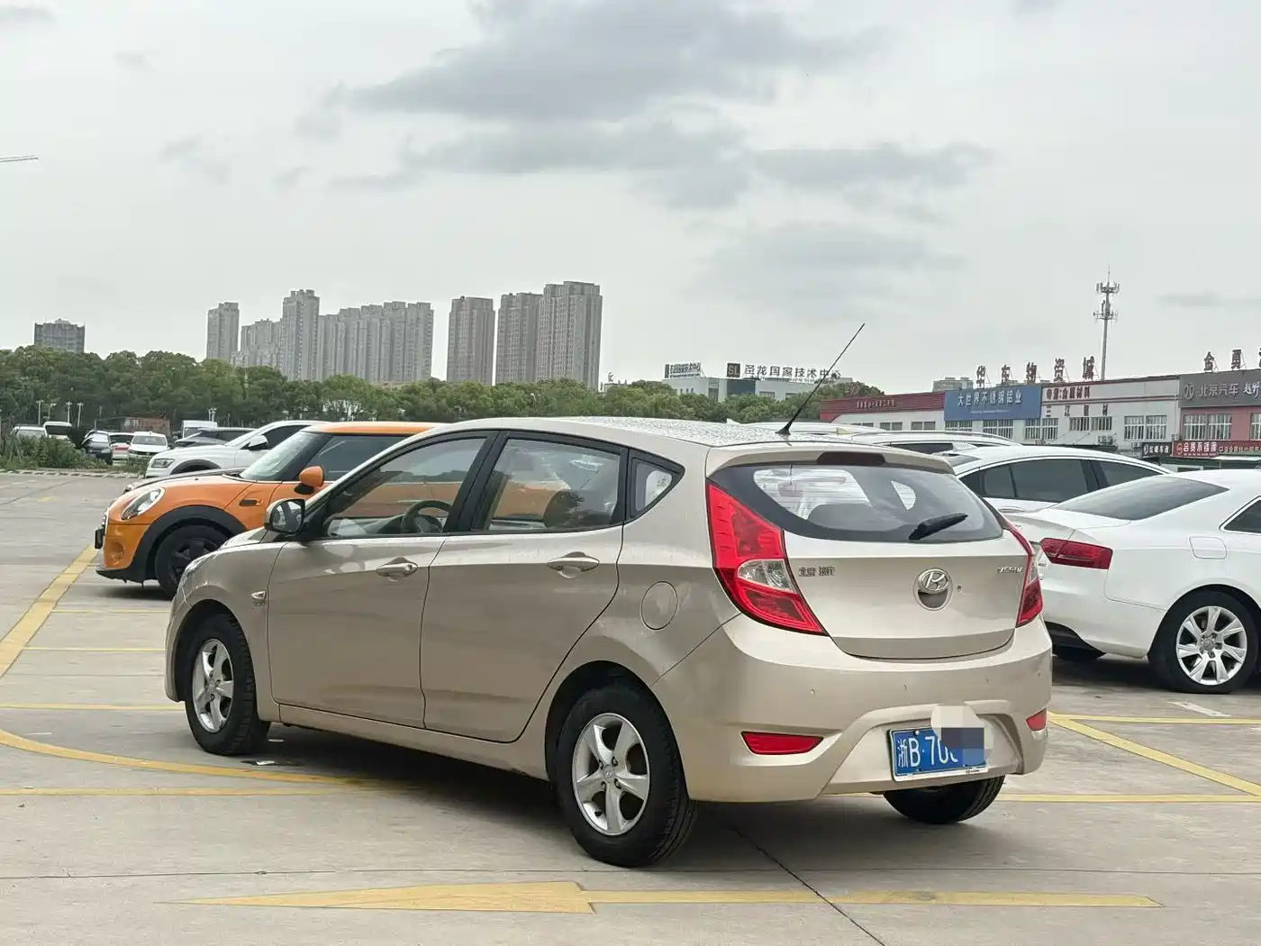 Hyundai Verna 2011 Hatchback 1.4L Automatic Fashion GT фото 5