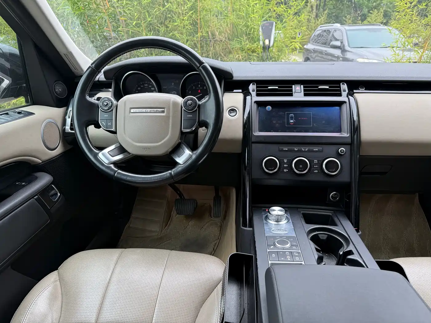 Land Rover Discovery 2017 3.0 SC V6 SE фото 18