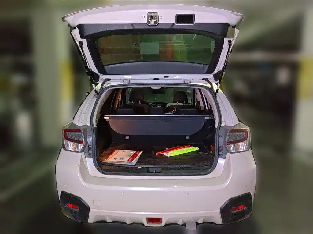 Subaru XV 2016 Model 2.0i Comfort Navigation Edition фото 16