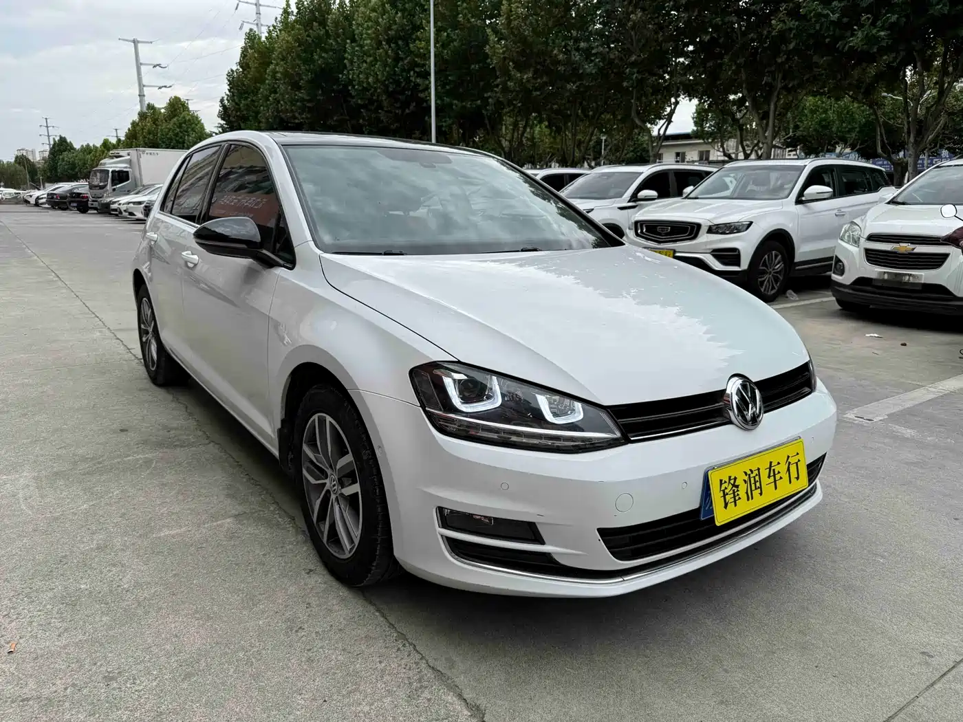 Volkswagen Golf 2017 230TSI Auto Luxury Millionth Anniversary Edition фото 3